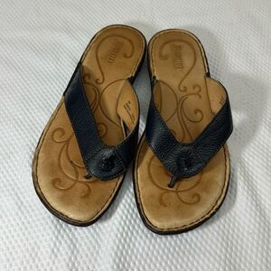 Born Navy Blue Leather Women Sandals Thongs Flips